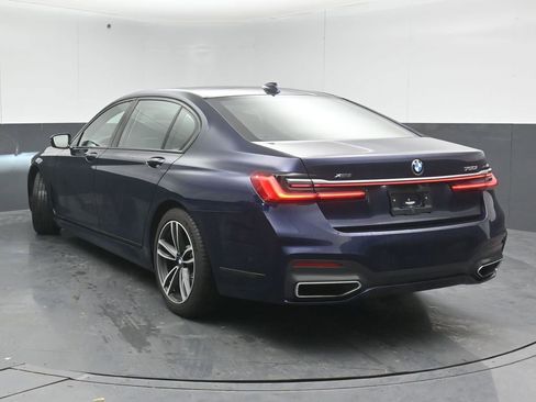 Used 2022 BMW 750i xDrive w/ Luxury Rear Seating Package image 6