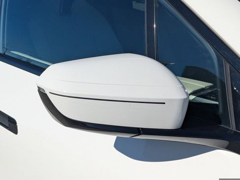 Used 2023 BMW iX xDrive50 image 14