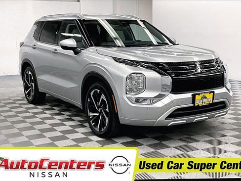 Used 2024 Mitsubishi Outlander SEL image 1