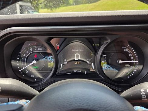 Used 2024 Jeep Wrangler Unlimited Rubicon 4xe AWD/4WD image 29