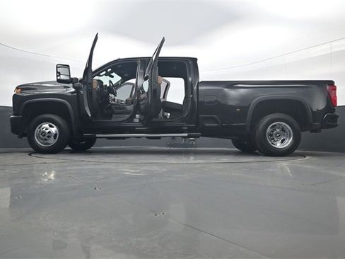 Used 2022 Chevrolet Silverado 3500 High Country image 34