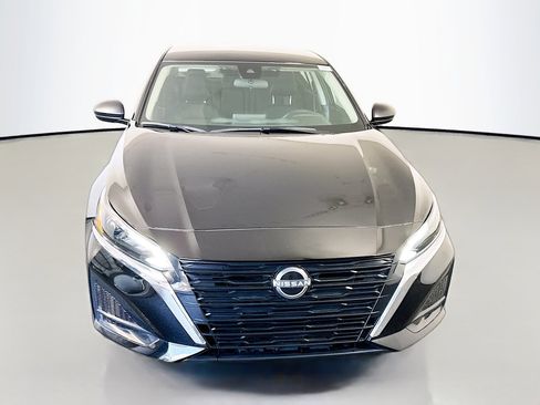 Used 2025 Nissan Altima 2.5 S image 2