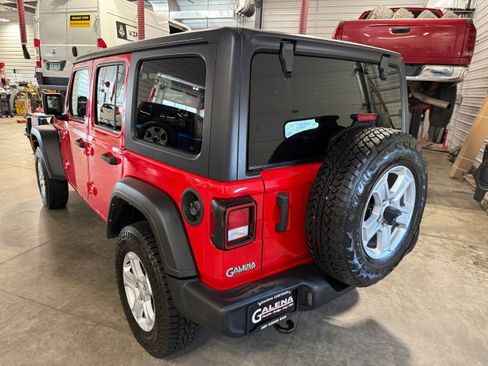 Used 2021 Jeep Wrangler Unlimited Sport AWD/4WD image 35