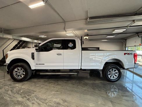 Used 2019 Ford F250 XLT w/ XLT Premium Package AWD/4WD image 6