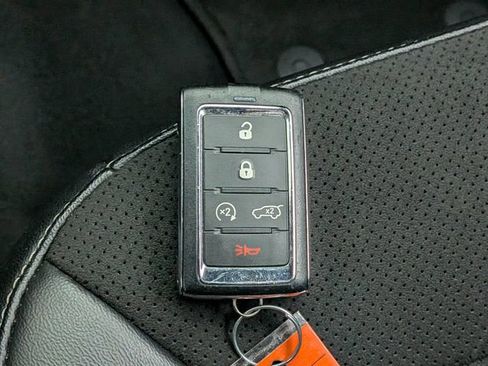 Used 2023 Jeep Grand Cherokee L Laredo image 38