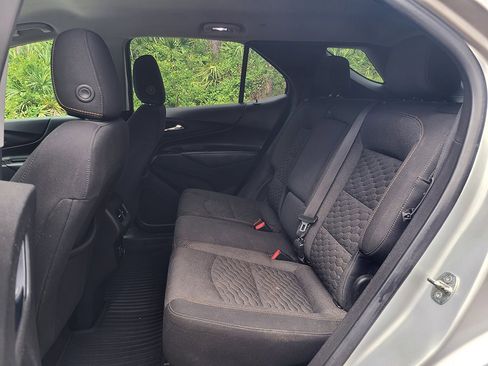 Used 2021 Chevrolet Equinox LT FWD image 18