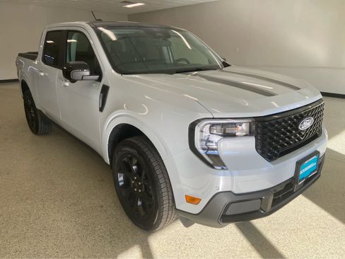 New 2026 Ford Maverick Lariat w/ Black Appearance Package image 3