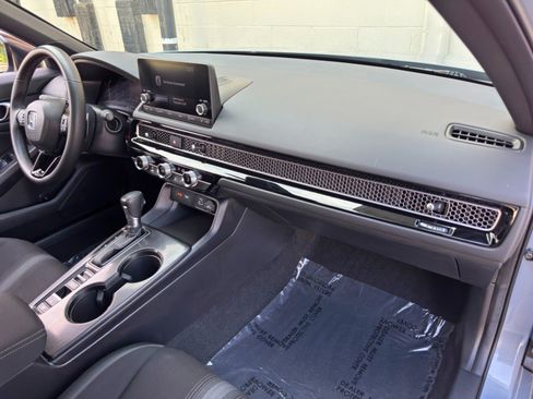 Used 2023 Honda Civic Sport image 13