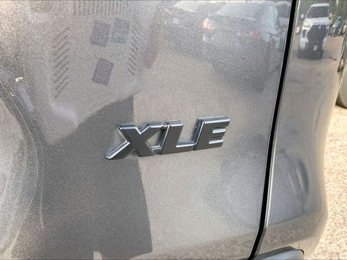 Used 2022 Toyota RAV4 XLE Premium FWD image 10