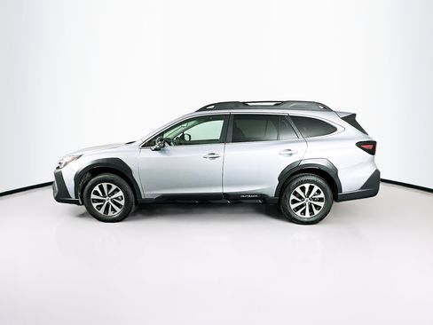 Used 2025 Subaru Outback Premium image 4