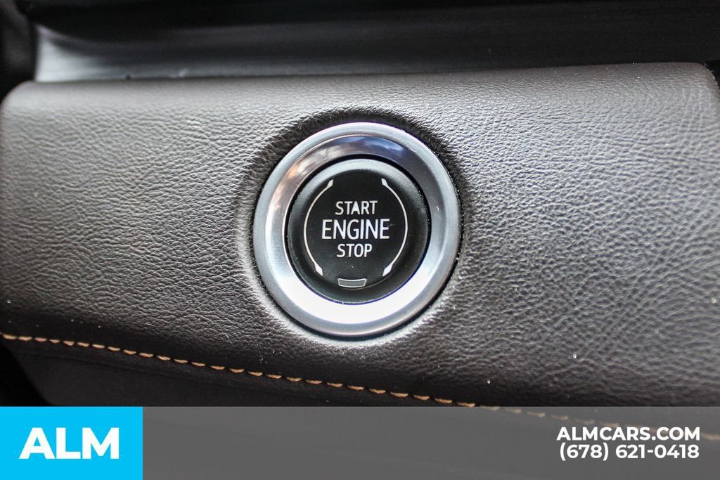 Used 2021 Cadillac Escalade Premium Luxury w/ Driver Assist Tech Package AWD/4WD image 30