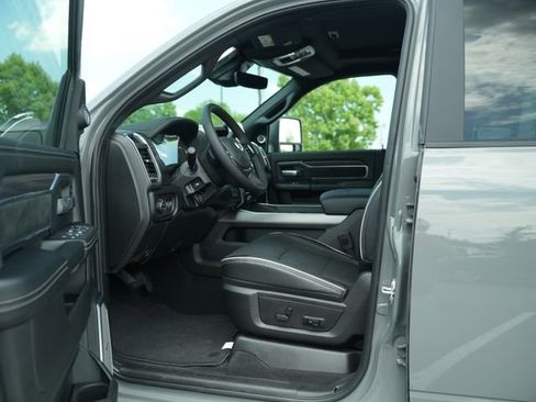 New 2026 RAM 2500 Laramie AWD/4WD image 10