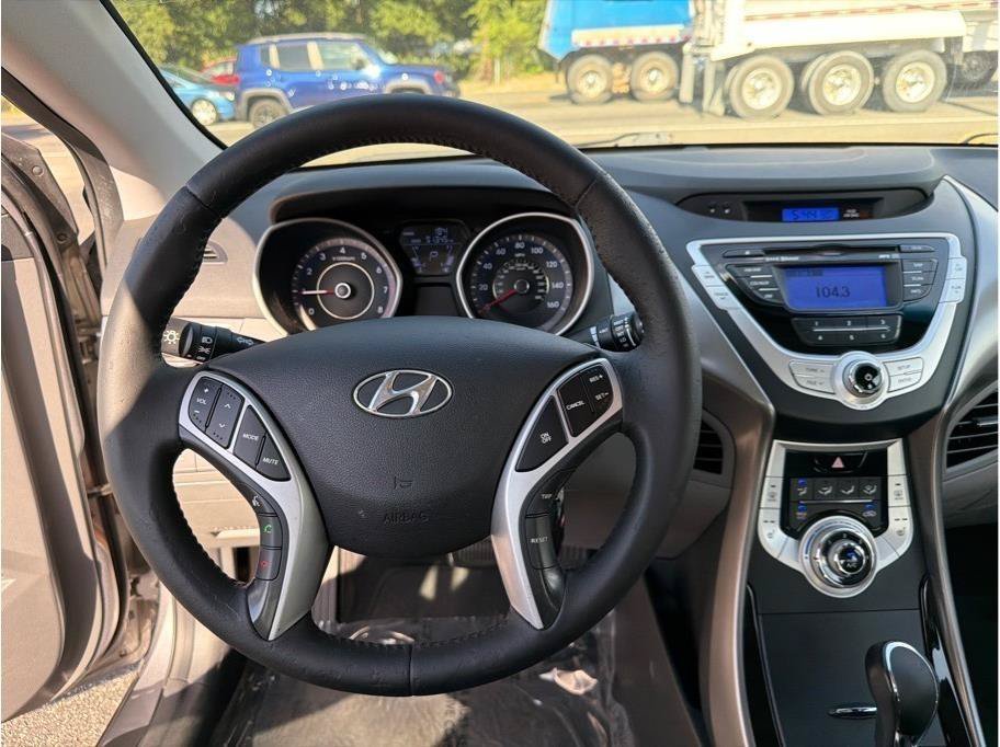 Used 2012 Hyundai Elantra Limited FWD image 12