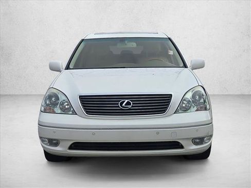 Used 2003 Lexus LS 430 w/ Navigation/Mark Levinson Pkg RWD image 2