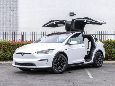 Used 2023 Tesla Model X AWD/4WD image 4