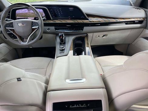 Used 2022 Cadillac Escalade ESV Sport Platinum RWD image 14