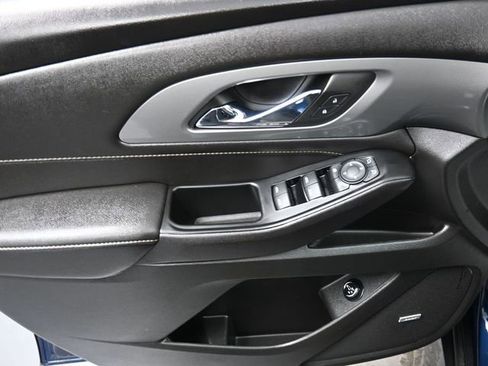 Used 2023 Chevrolet Traverse LT w/ LT Premium Package image 13