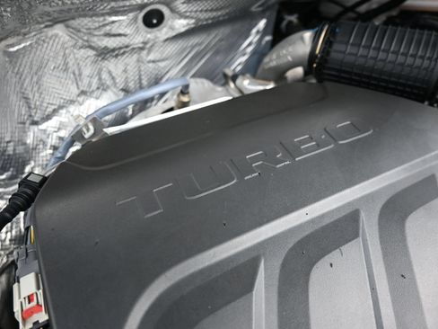 Certified 2025 Chevrolet Trax RS w/ Driver Confidence Package FWD image 32