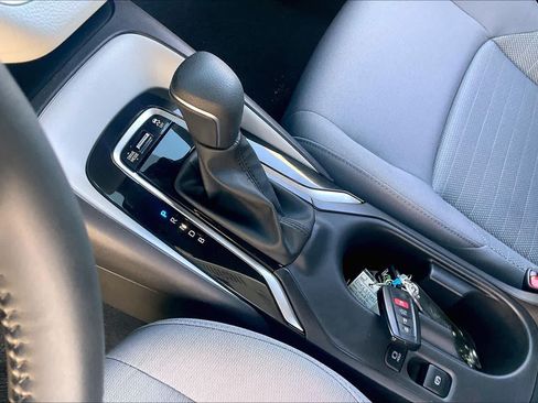 Used 2026 Toyota Corolla SE FWD image 16