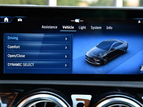 Used 2025 Mercedes-Benz CLA 250 4MATIC image 21