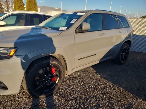 Used 2020 Jeep Grand Cherokee SRT image 2