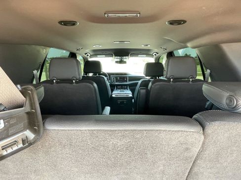 Used 2022 GMC Yukon Denali AWD/4WD image 28
