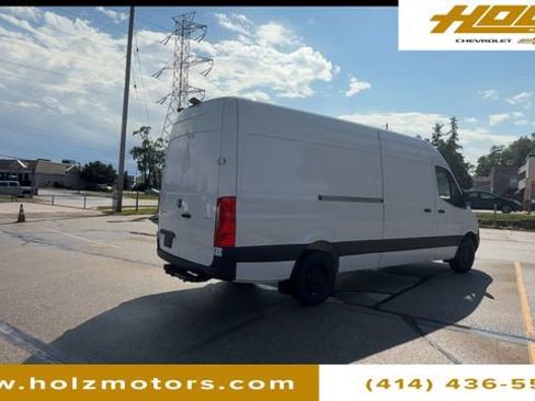 Used 2025 Mercedes-Benz Sprinter 2500 image 3