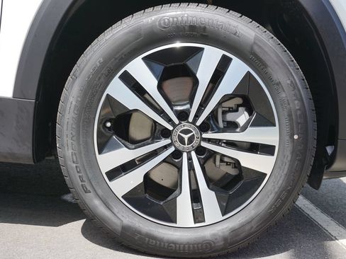 Certified 2025 Mercedes-Benz GLB 250 image 17