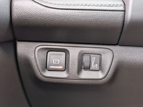 Used 2017 GMC Acadia SLE FWD image 24