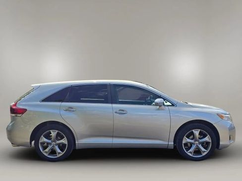 Used 2013 Toyota Venza image 4