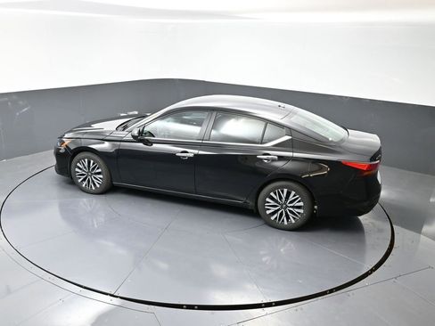 Used 2024 Nissan Altima 2.5 SV image 44