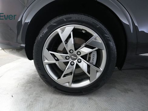Used 2023 Genesis Electrified GV70 AWD/4WD image 22