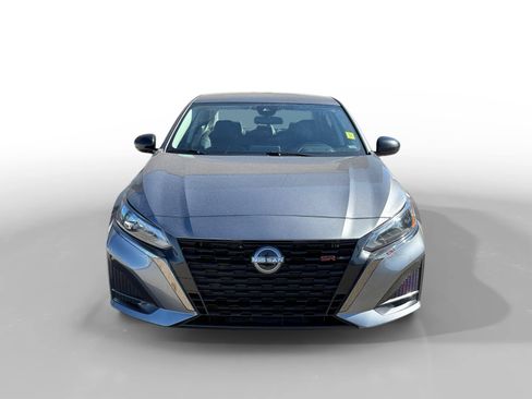 Used 2024 Nissan Altima 2.5 SR FWD image 8