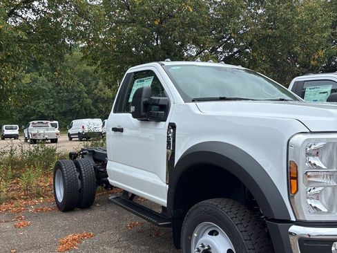 New 2025 Ford F550 4x4 Regular Cab Super Duty w/ XL Chrome Package image 10