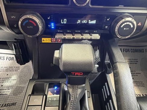 Used 2025 Toyota 4Runner TRD Off-Road Premium AWD/4WD image 28