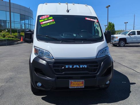 Used 2025 RAM ProMaster 2500 w/ Convenience Group FWD image 2