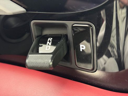 Used 2022 Porsche Taycan image 24