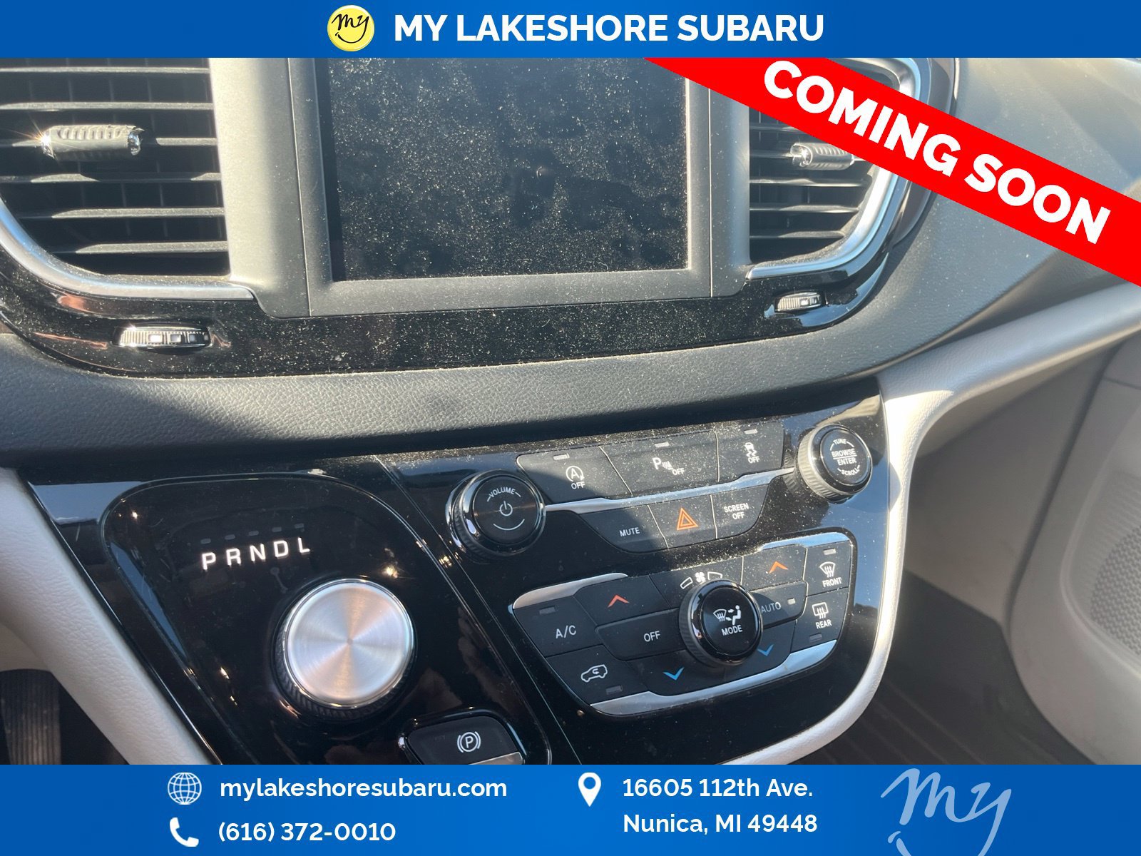 Used 2018 Chrysler Pacifica Touring-L FWD image 12