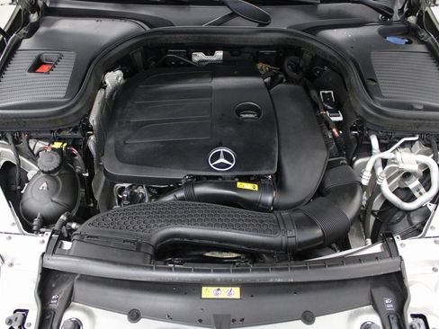 Used 2022 Mercedes-Benz GLC 300 4MATIC w/ Driver Assistance Package image 10