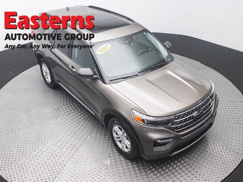 Used 2021 Ford Explorer XLT w/ Equipment Group 202A AWD/4WD image 3