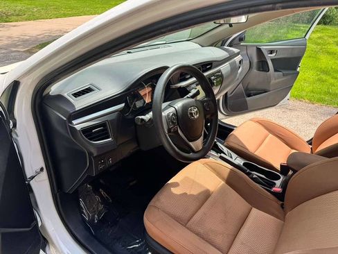 Used 2014 Toyota Corolla LE image 11