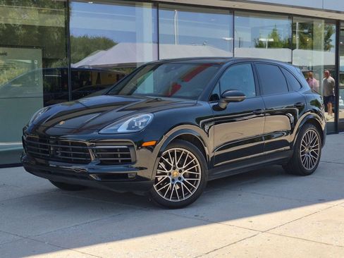 Certified 2023 Porsche Cayenne AWD/4WD image 1