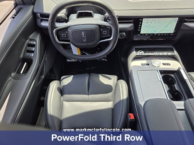New 2027 Lincoln Navigator Premiere RWD image 13