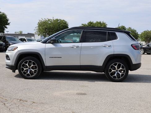 Used 2025 Jeep Compass Limited AWD/4WD image 8