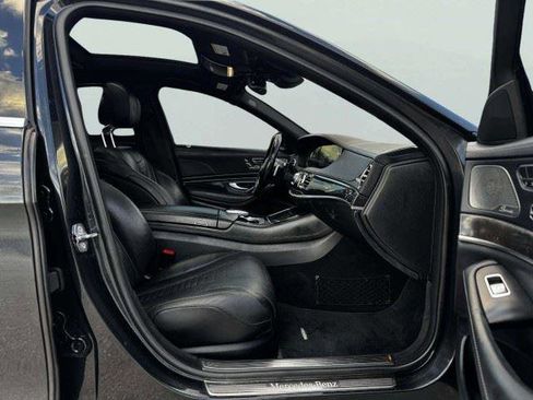 Used 2019 Mercedes-Benz S 560 4MATIC Sedan image 45