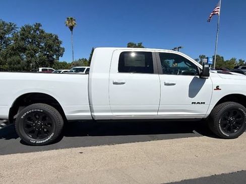 New 2026 RAM 2500 Laramie AWD/4WD image 3