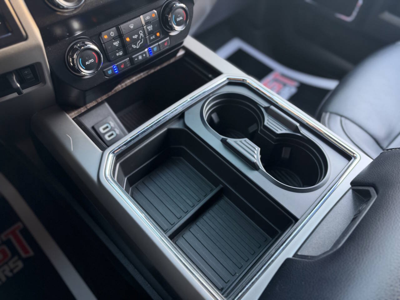 Used 2019 Ford F350 Lariat w/ Lariat Value Package AWD/4WD image 28