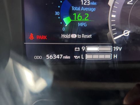 Used 2023 Toyota Sequoia Platinum AWD/4WD image 4