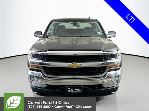 Used 2018 Chevrolet Silverado 1500 LT w/ LT Eassist Package AWD/4WD image 4