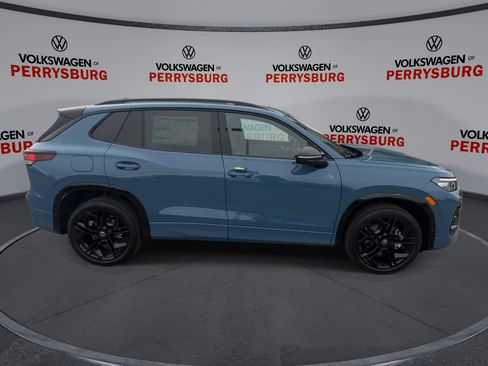 New 2026 Volkswagen Tiguan SE R-Line image 9